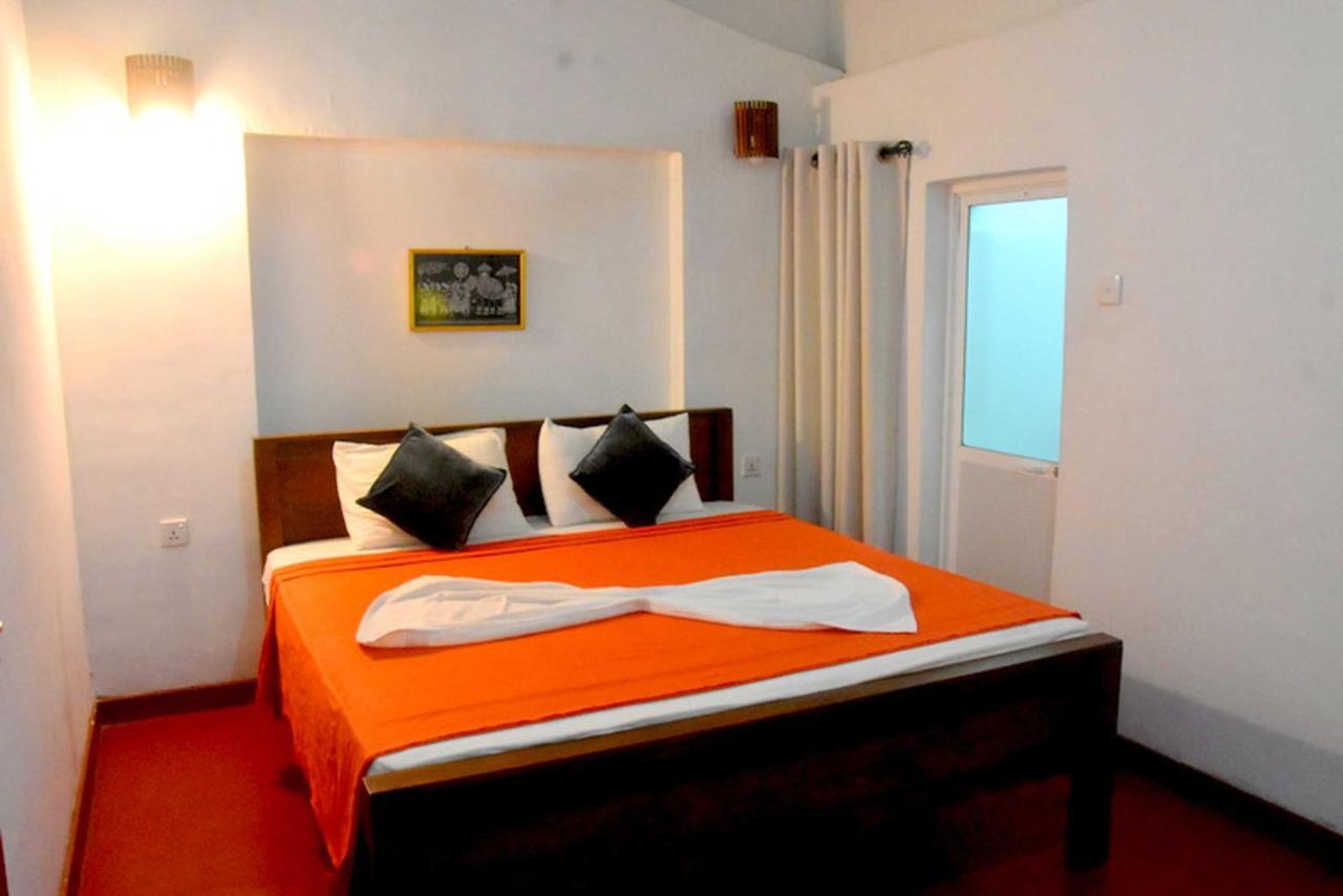 Hotel H2O Gampola Eksteriør billede