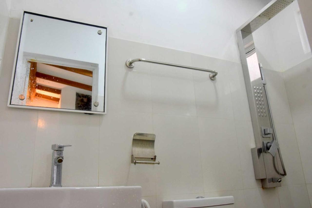 Hotel H2O Gampola Eksteriør billede