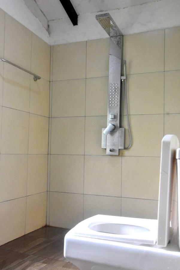 Hotel H2O Gampola Eksteriør billede