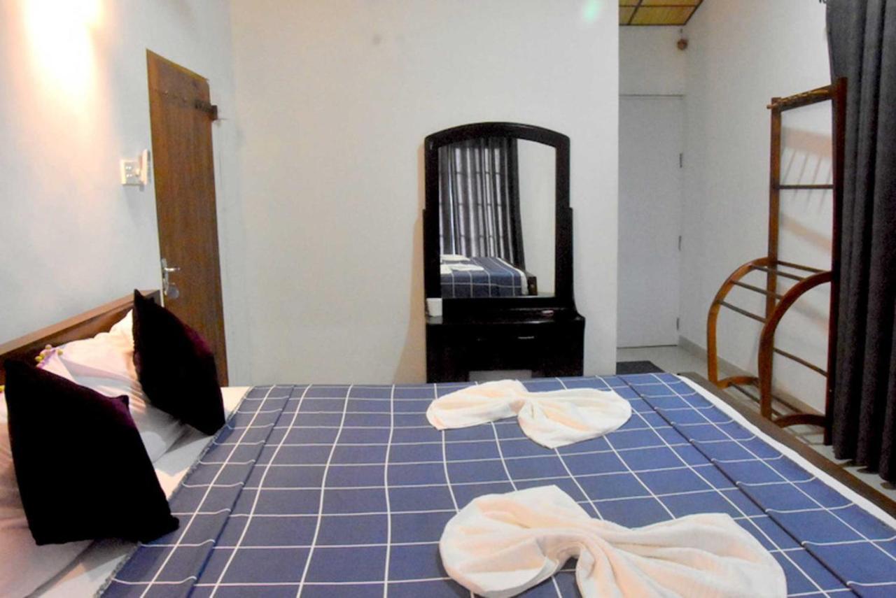Hotel H2O Gampola Eksteriør billede
